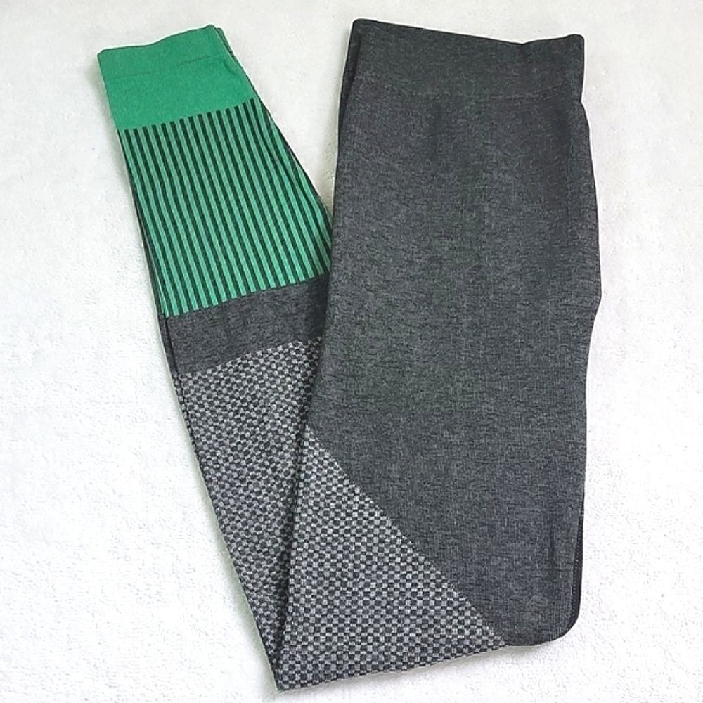 GapFit
Motion Leggings  